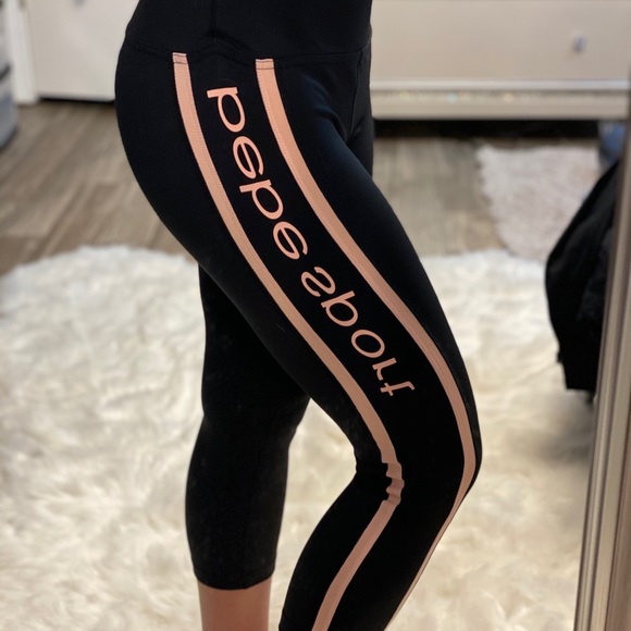 Bebe cropped leggings💕 - Picture 2 of 6